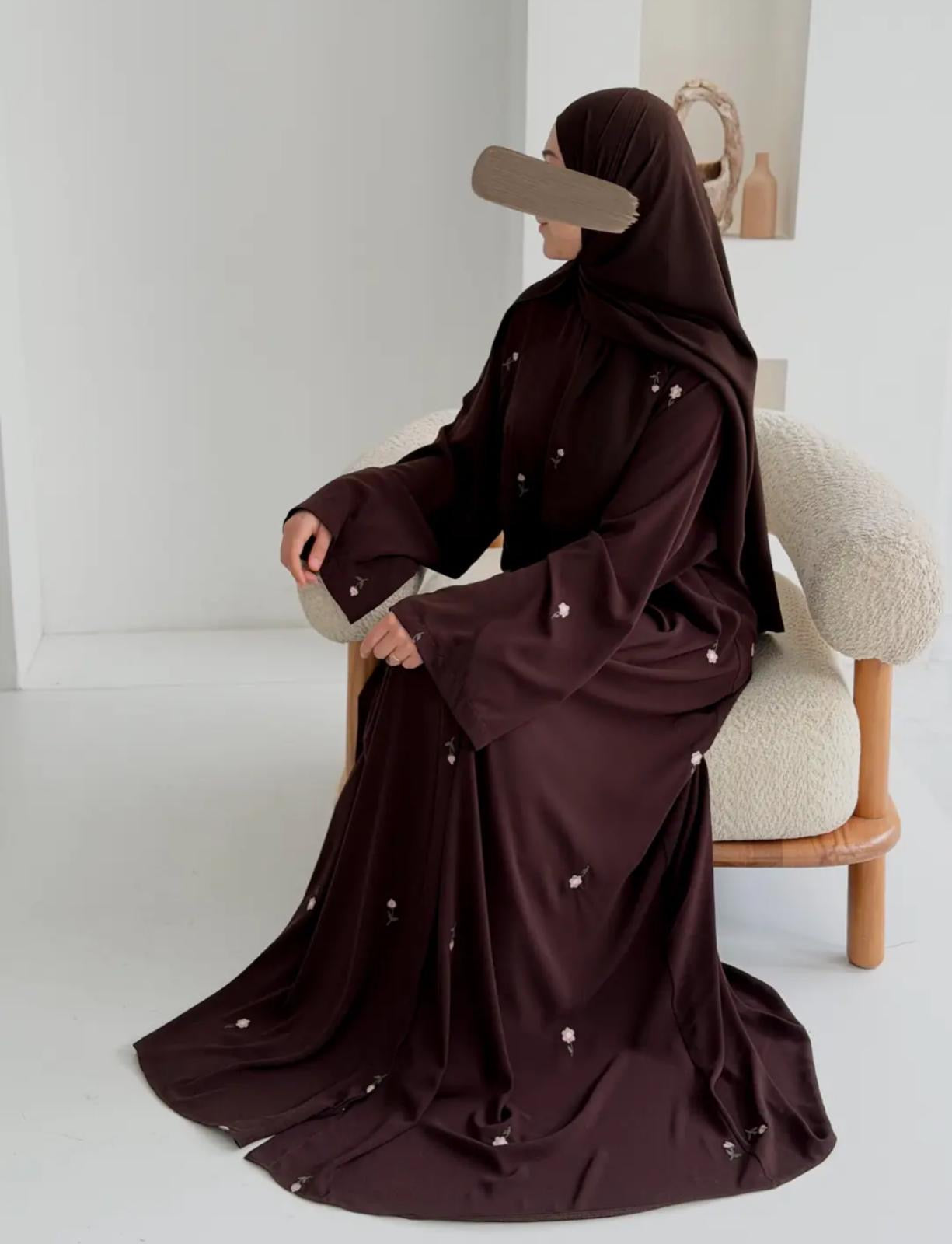 Gülce Nakışlı Abaya+Şal- Acı Kahve Lale ÖN SİPARİŞ ÜRÜNÜMÜZDÜR
