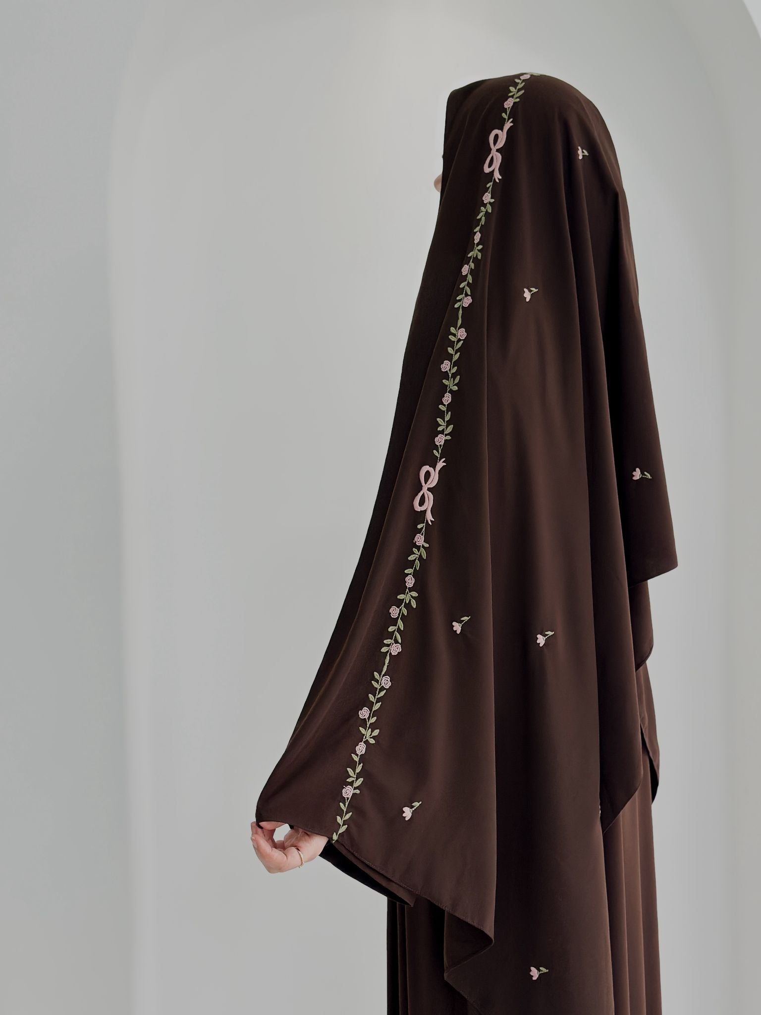 Tam Kol Nakış Abaya+Şal Acı Kahve ÖN SİPARİŞ ÜRÜNÜMÜZDÜR