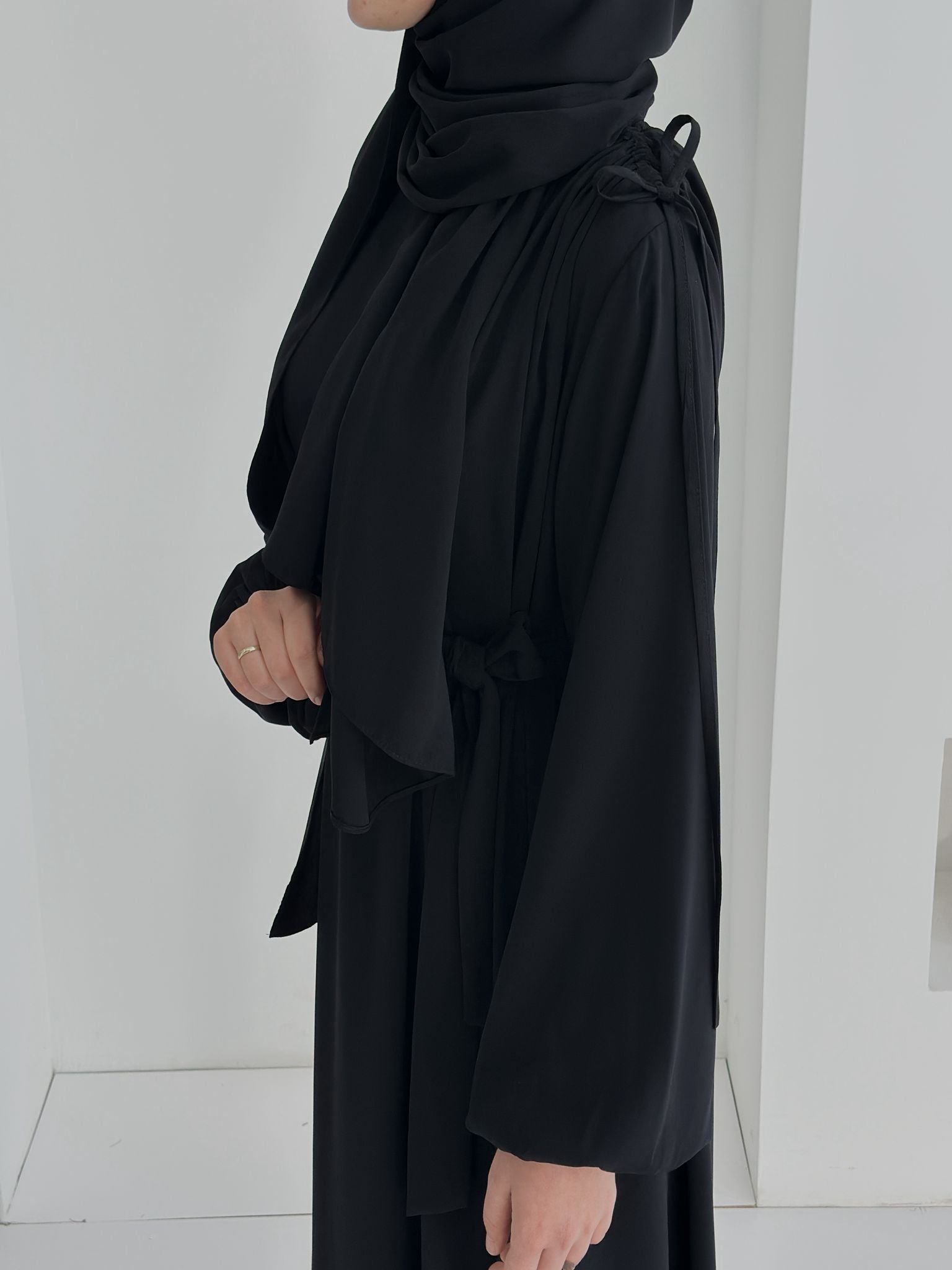 Nilda Omuz Tünelli+Şal Siyah