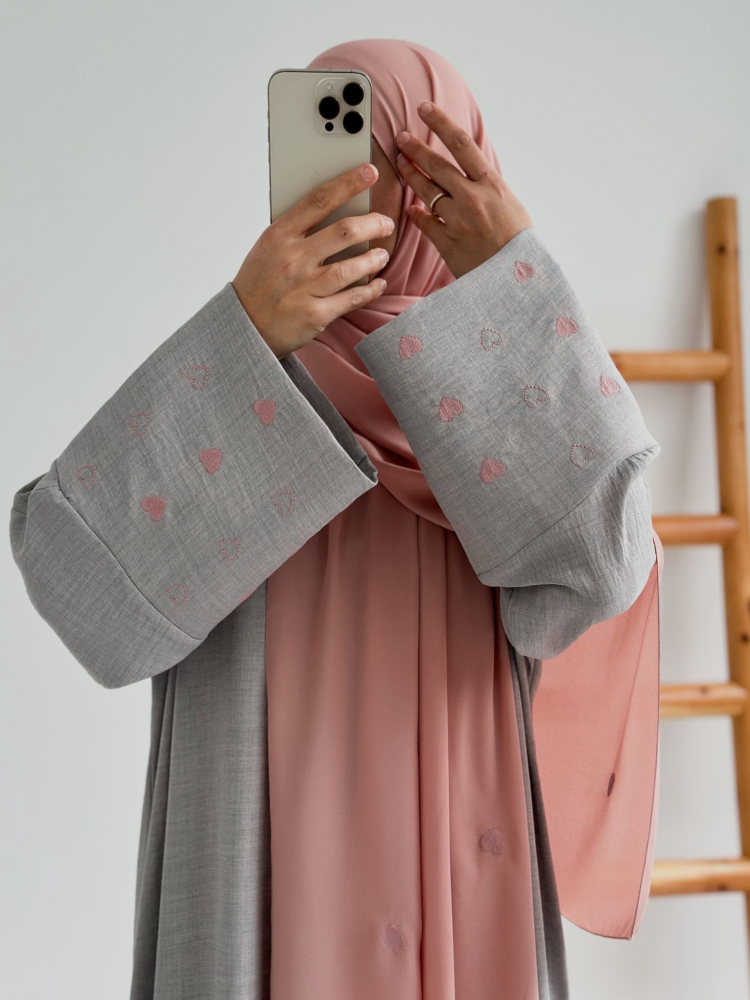 Sofya Keten Kalp Nakışlı Elbise (Gri+Pudra)