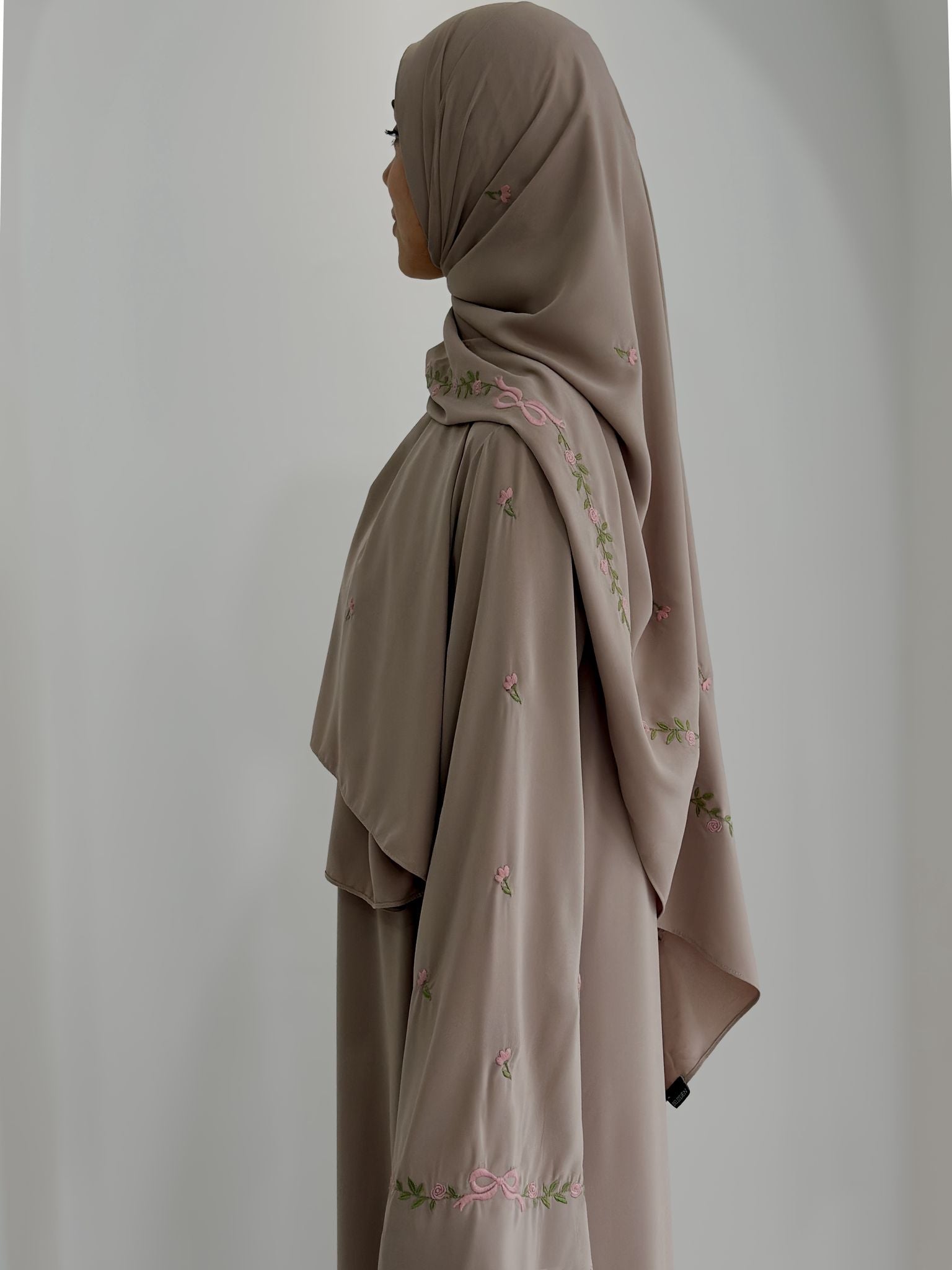 Tam Kol Nakışlı Abaya +Şal Bej ÖN SİPARİŞ ÜRÜNÜMÜZDÜR