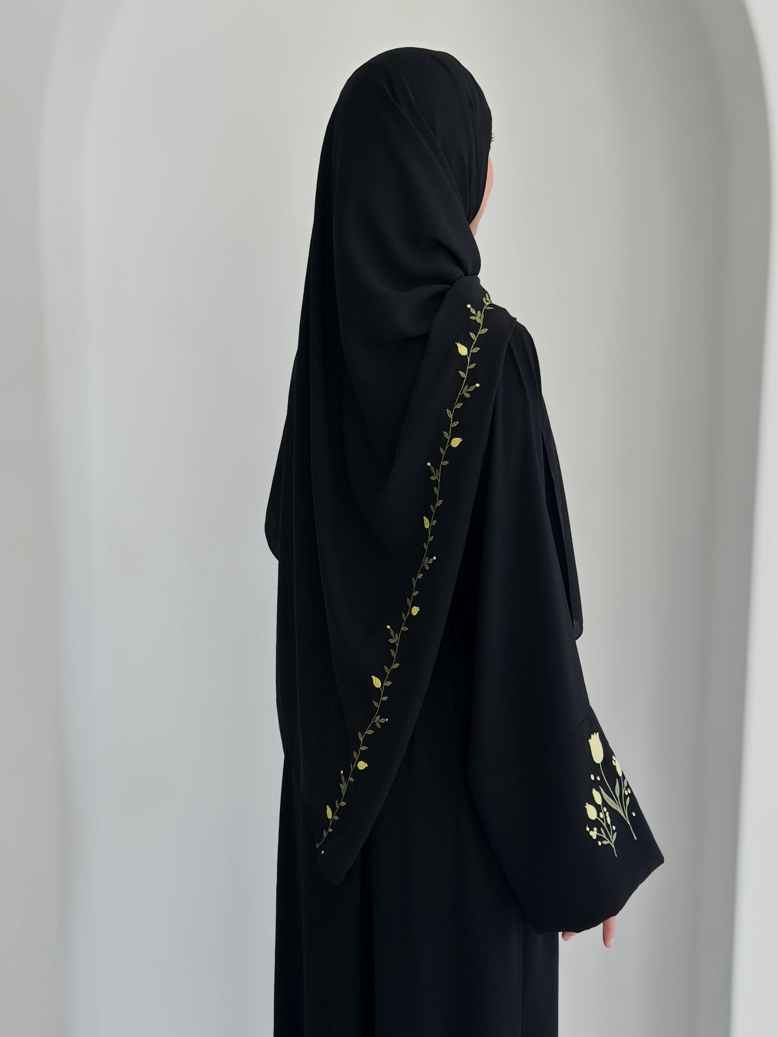 Lale Nakışlı Abaya +Şal Limon Sarısı ÖN SİPARİŞ ÜRÜNÜMÜZDÜR