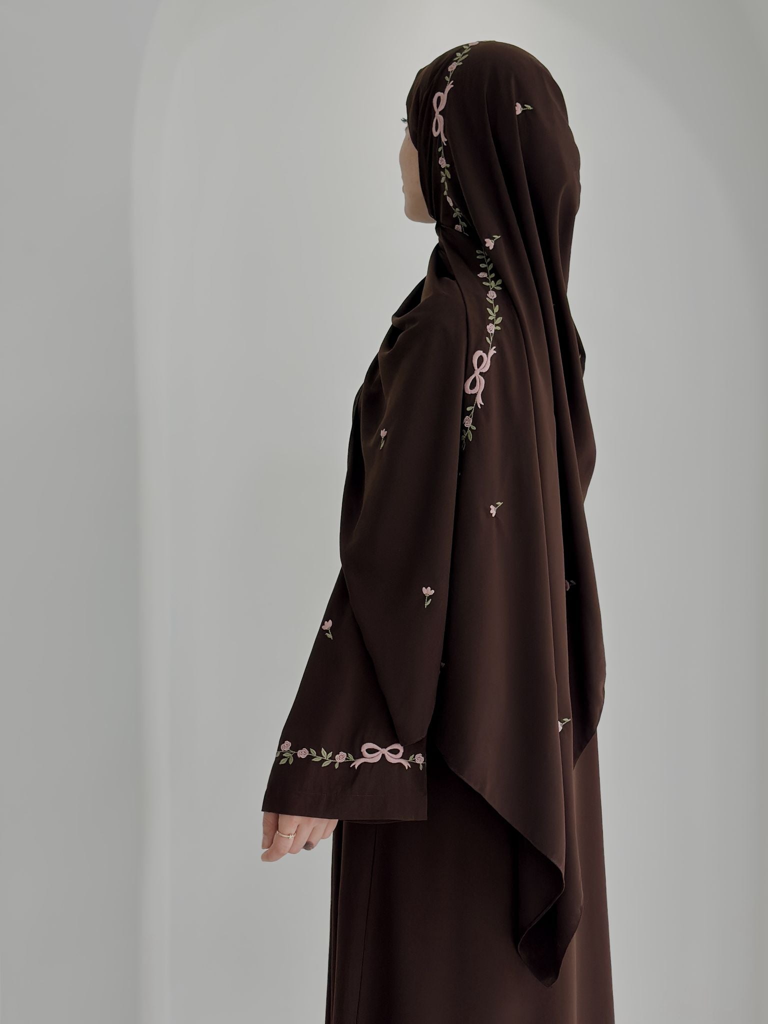 Tam Kol Nakış Abaya+Şal Acı Kahve ÖN SİPARİŞ ÜRÜNÜMÜZDÜR