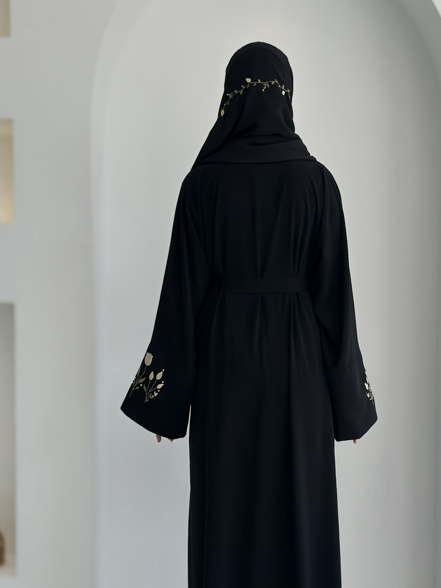 Lale Nakışlı Abaya +Şal Bej ÖN SİPARİŞ ÜRÜNÜMÜZDÜR