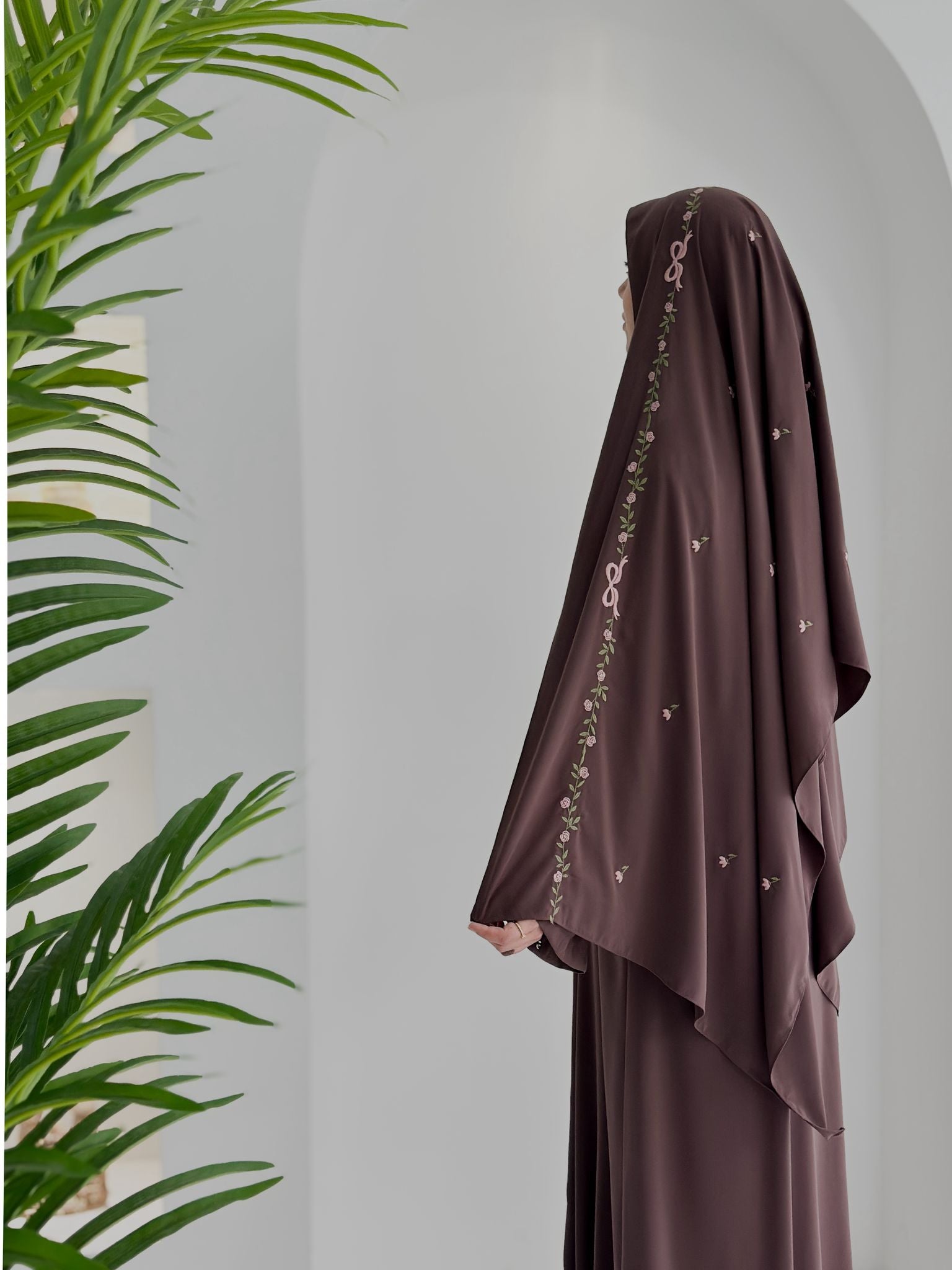 Tam Kol Nakışlı Abaya +Şal Koyu Kül ÖN SİPARİŞ ÜRÜNÜMÜZDÜR