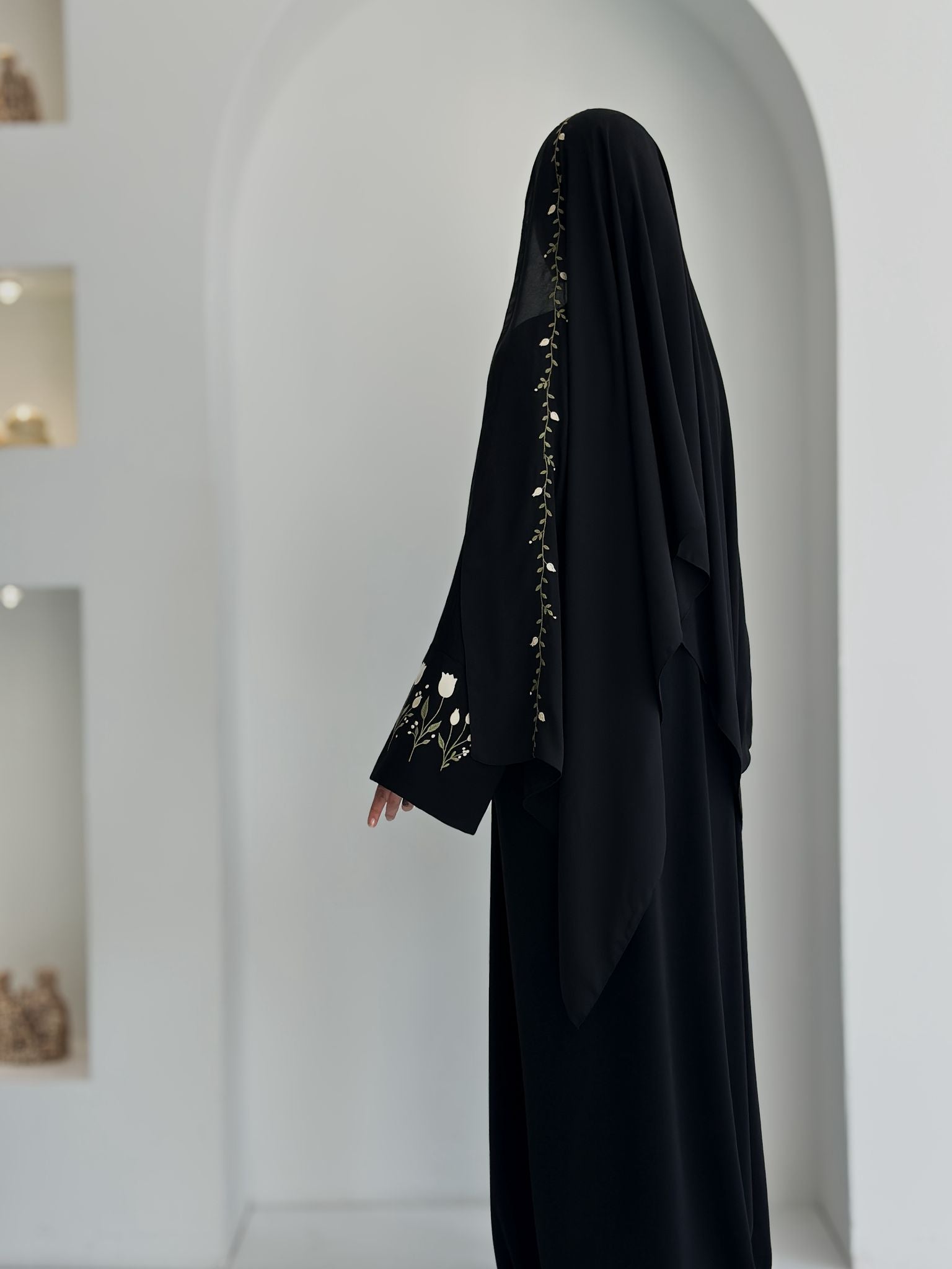 Lale Nakışlı Abaya +Şal Bej ÖN SİPARİŞ ÜRÜNÜMÜZDÜR