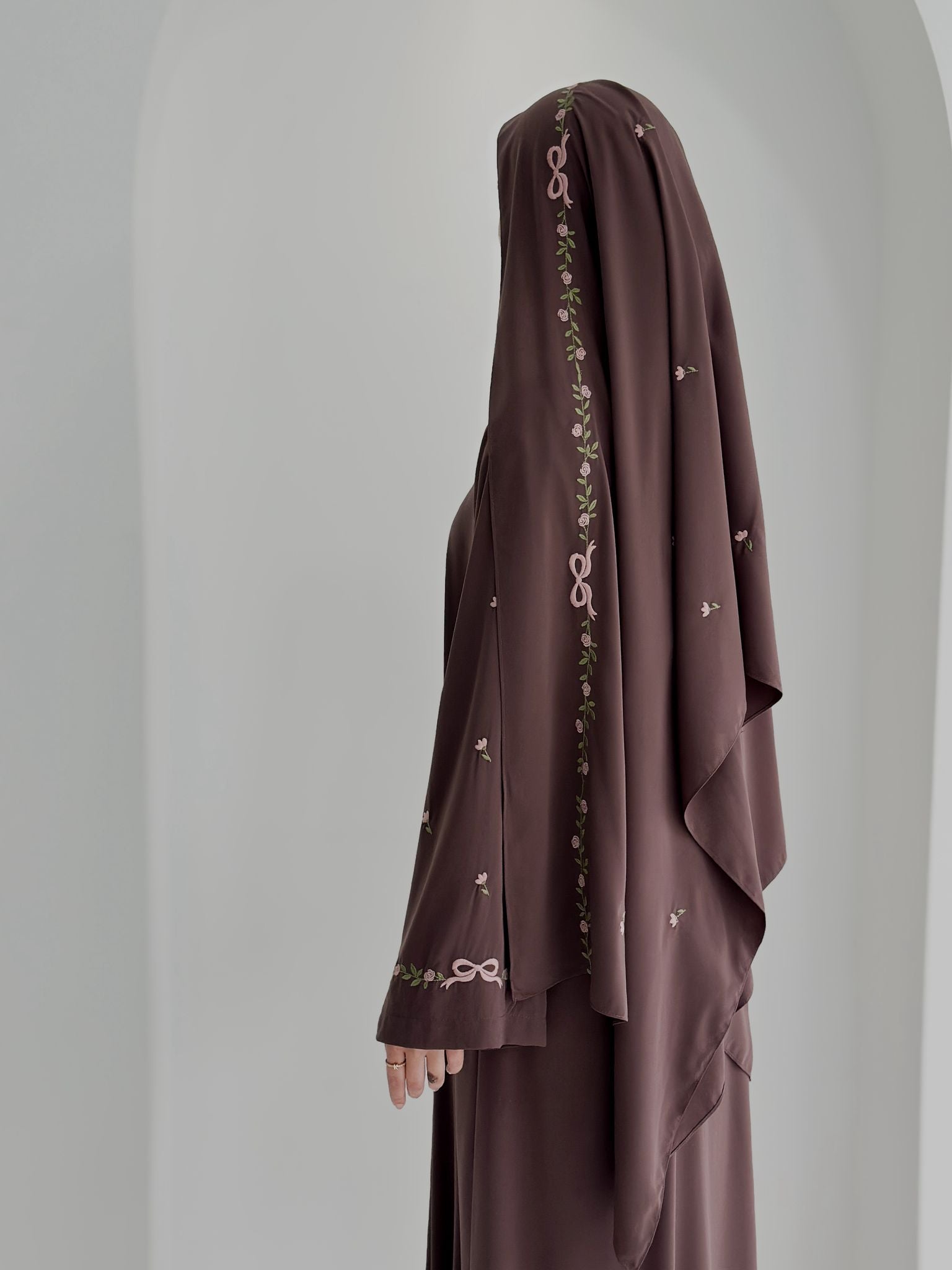 Tam Kol Nakışlı Abaya +Şal Koyu Kül ÖN SİPARİŞ ÜRÜNÜMÜZDÜR