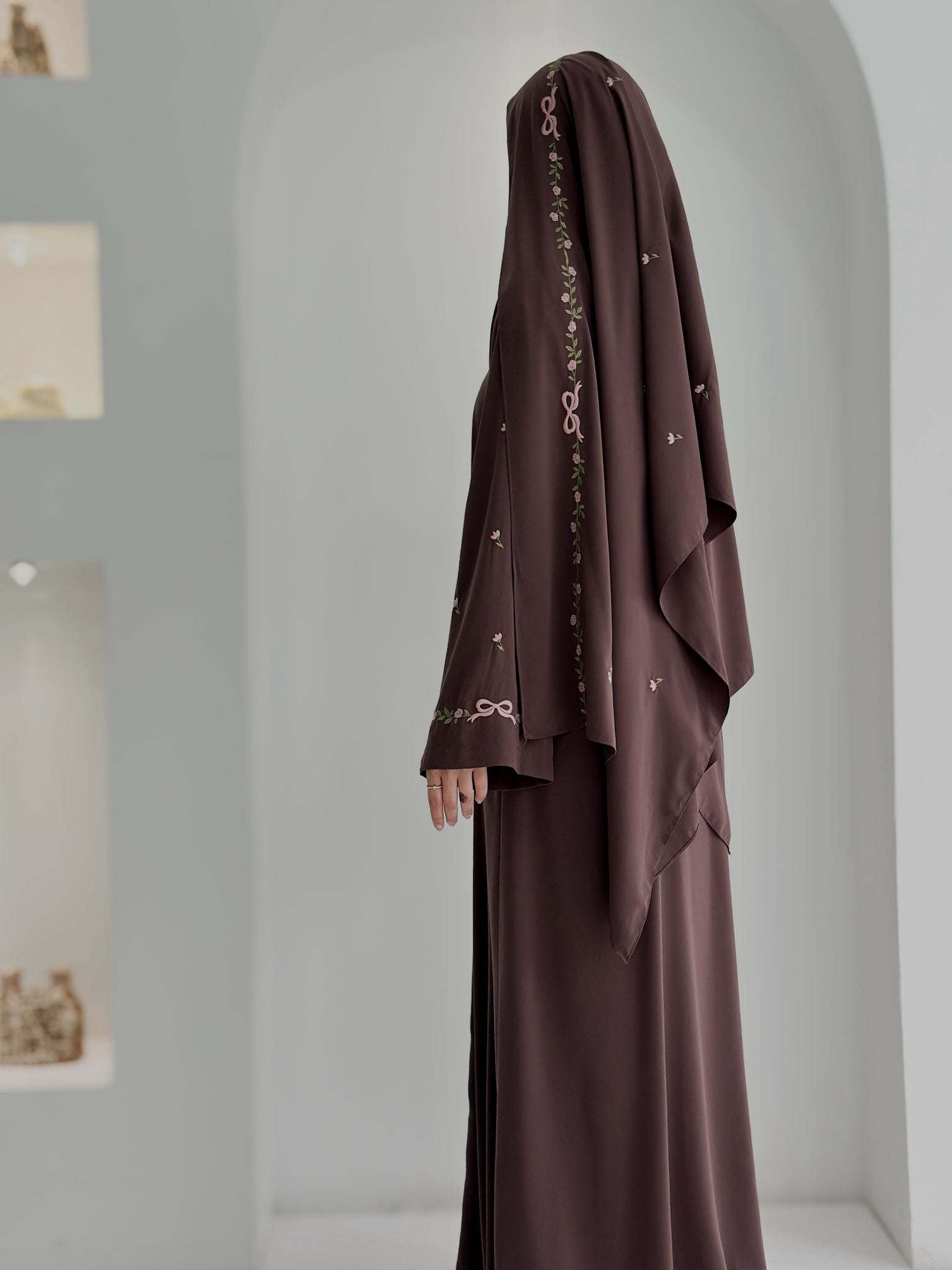 Tam Kol Nakışlı Abaya +Şal Koyu Kül ÖN SİPARİŞ ÜRÜNÜMÜZDÜR