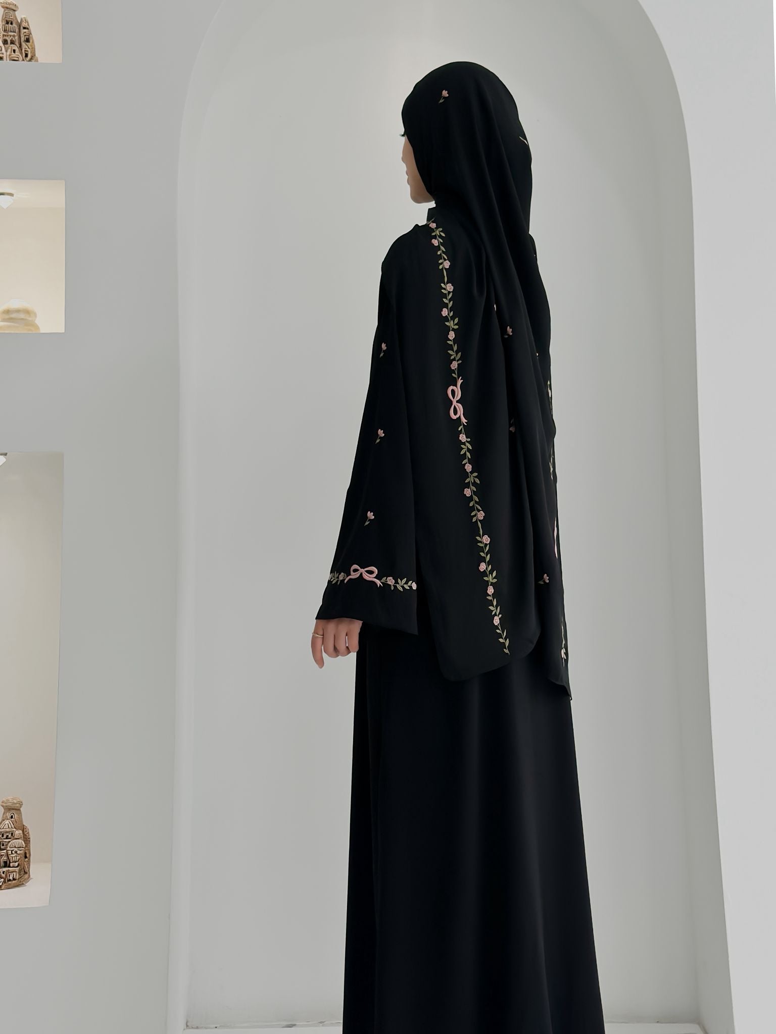 Tam Kol Nakışlı Abaya +Şal Siyah ÖN SİPARİŞ ÜRÜNÜMÜZDÜR