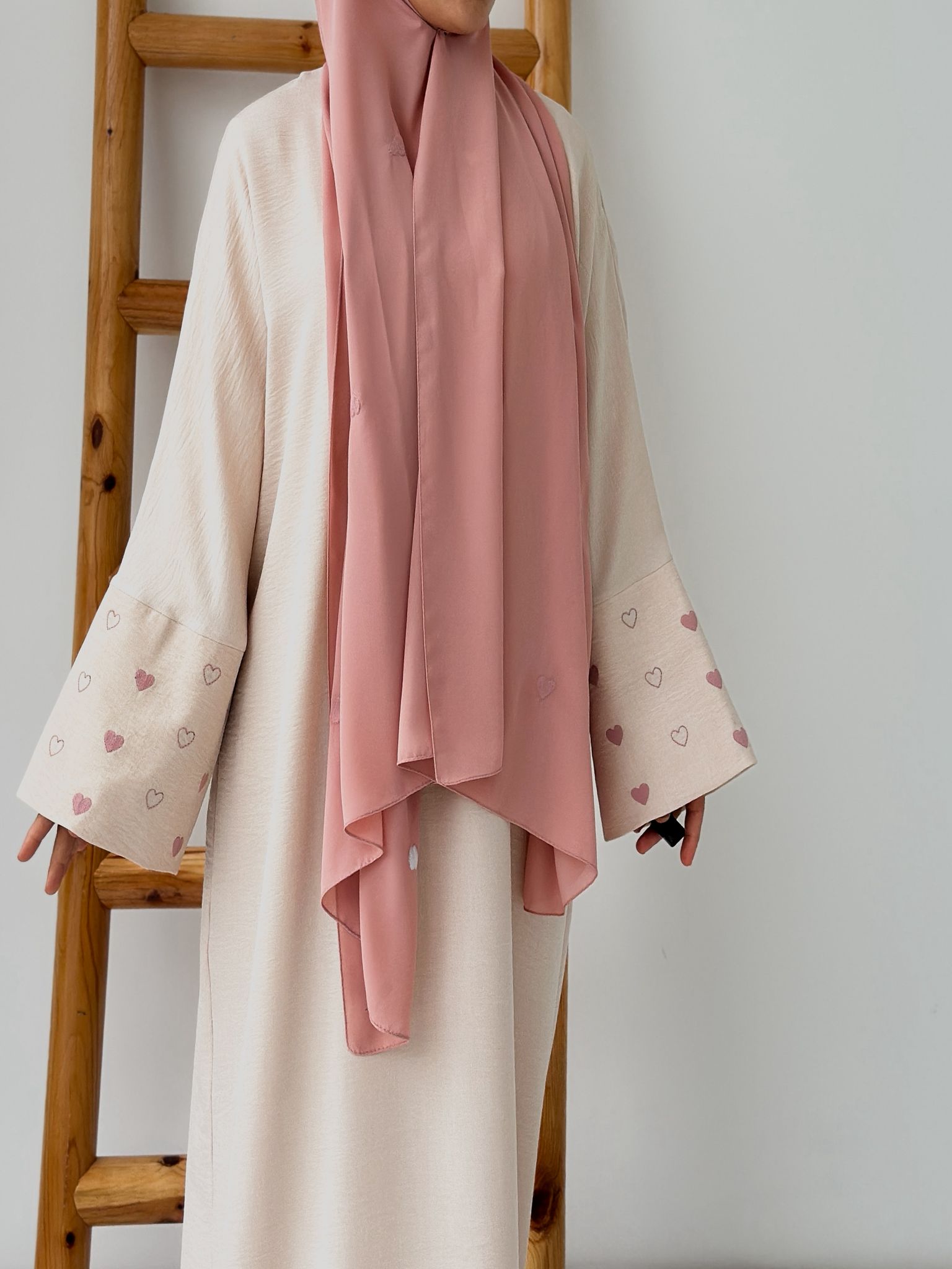 Sofya Keten Kalp Nakışlı Elbise (Krem+Pudra)